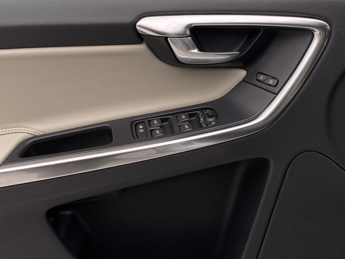 Volvo XC60 D5 AWD SUMMUM AUT CZ 2.4 d Summum