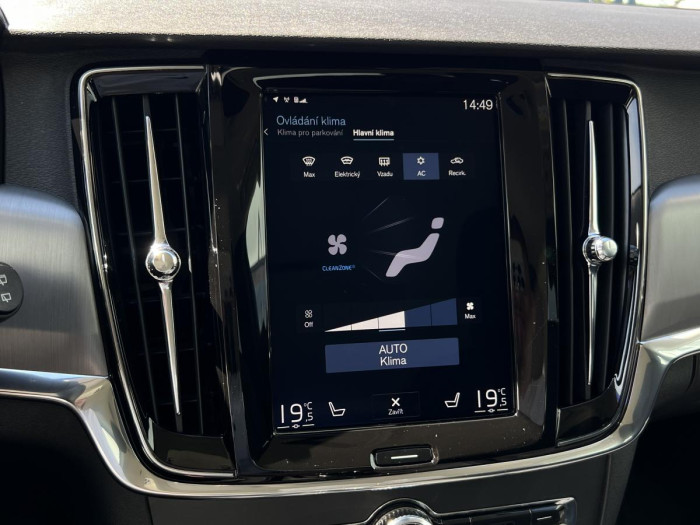 Volvo V90 D4 MOMENTUM POLESTAR Aut CZ 2.0 d Momentum