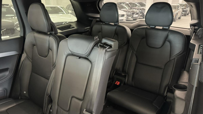 Volvo XC90 T8 AWD RECHARGE REZERVACE