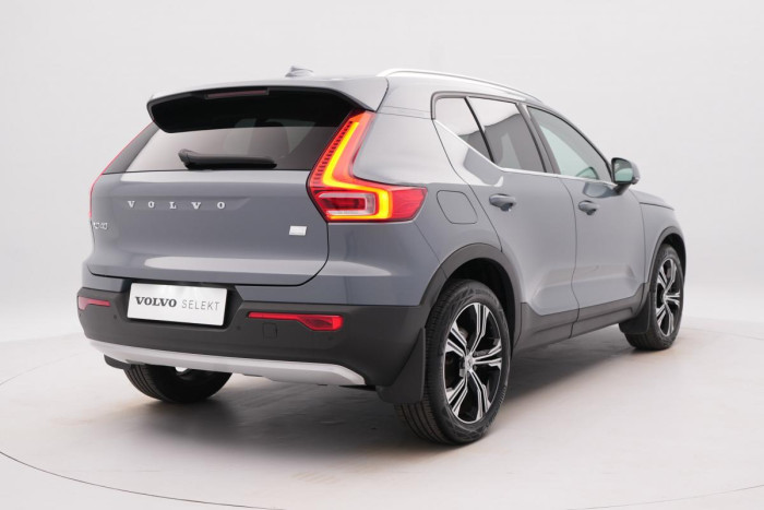 Volvo XC40 T5 RECHARGE REZERVACE