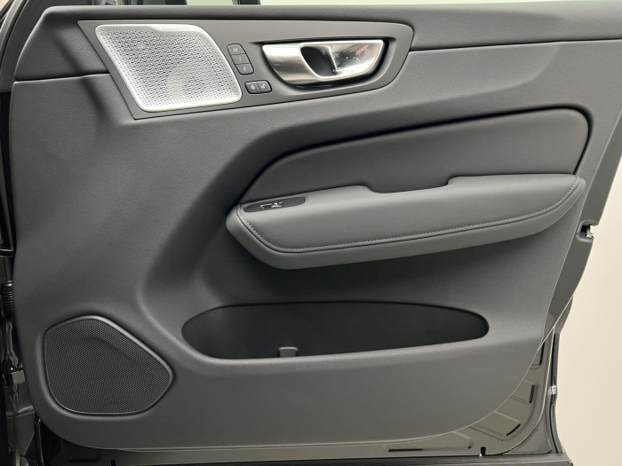 Volvo XC60 T8 AWD RECHARGE BLACK ULTRA