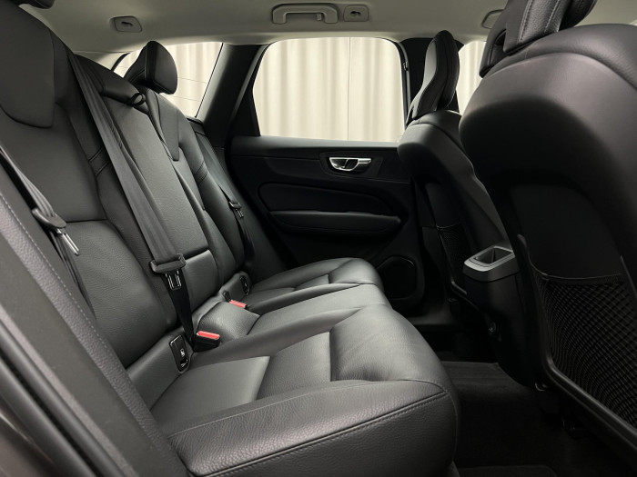 Volvo XC60 B4 INSCRIPTION AUT