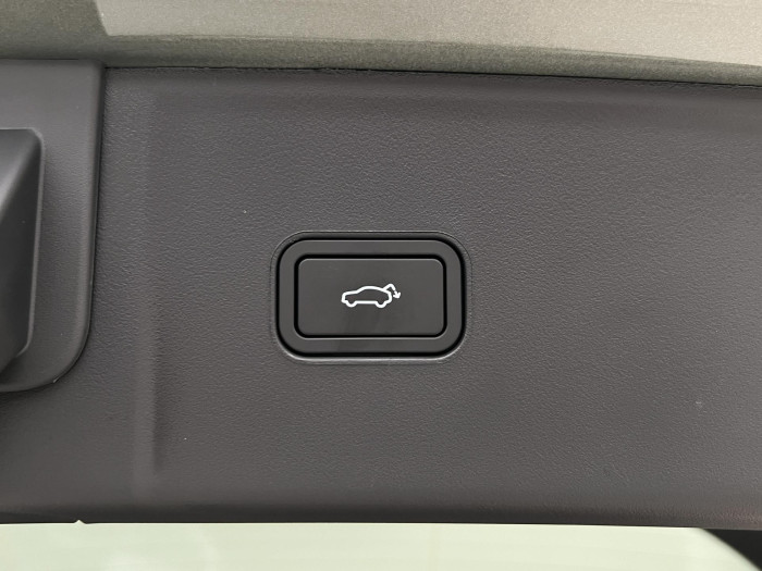 Lynk & Co 08 MORE PHEV