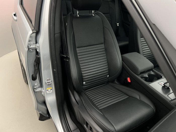 Land Rover Discovery Sport P300e DYNAMIC SE REZERVACE 1.5 Dynamic SE