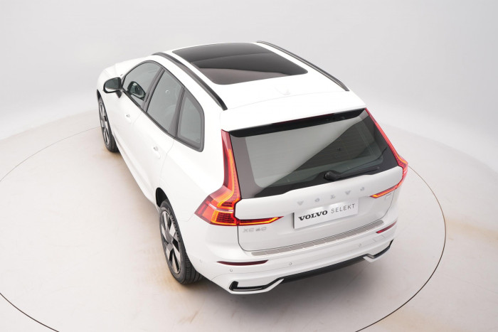 Volvo XC60 T8 AWD RECHARGE REZERVACE