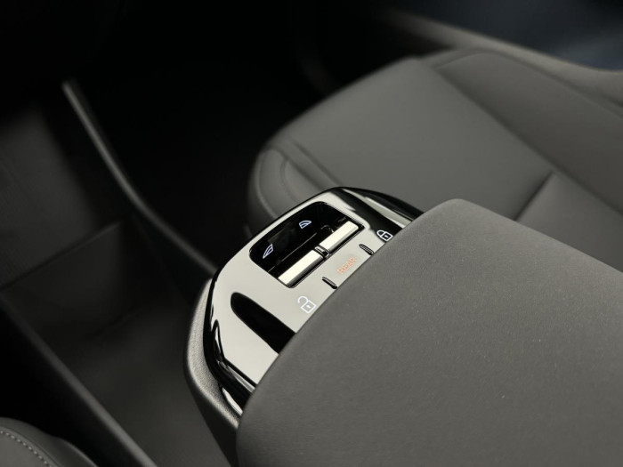 Volvo EX30 PURE ELECTRIC RECHAR. CORE RWD