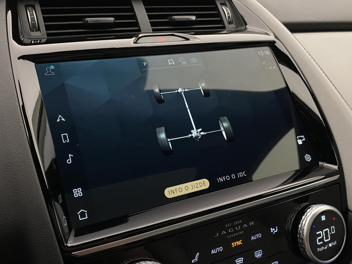 Jaguar E-Pace P250 SE  R-DYNAMIC REZERVACE 2.0 SE Dynamic