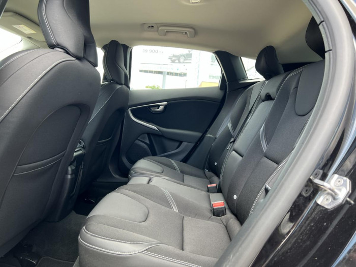 Volvo V40 D2 MOMENTUM Aut 1.maj. 2.0 d Momentum