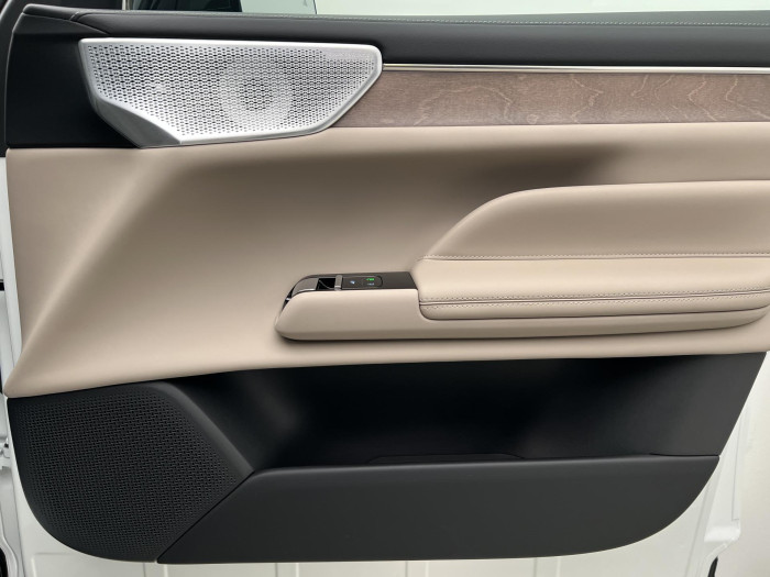 Volvo ES90 PURE ELECTRIC ULTRA