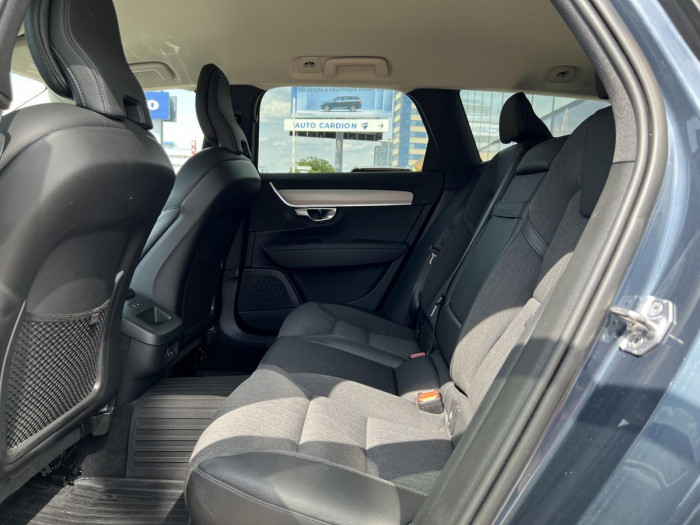 Volvo V90 B4 AWD MOMENTUM Aut REZERVACE 2.0 Momentum