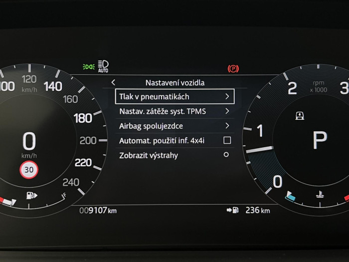 Land Rover Discovery D250 DYNAMIC SE AWD AUT CZ 3.0 d Dynamic SE