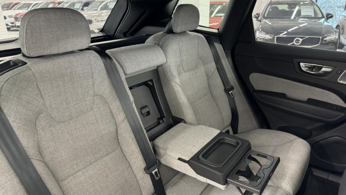 Volvo XC60 B6 AWD INSCRIPTION REZERVACE