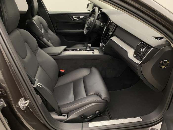 Volvo V60 CC B5 AWD PLUS BRIGHT 1.maj