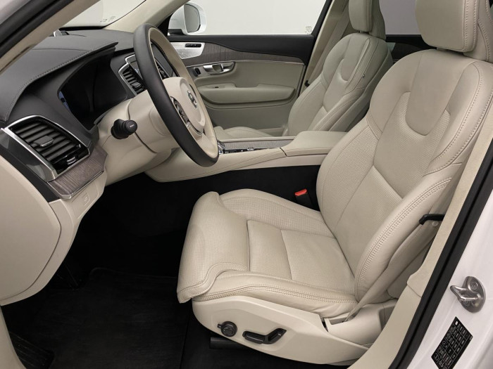 Volvo XC90 B5 AWD ULTIMATE REZERVACE