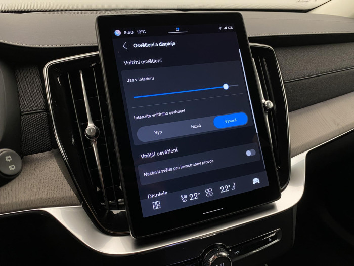 Volvo XC90 B5 AWD PLUS BRIGHT CZ 1.maj 7M