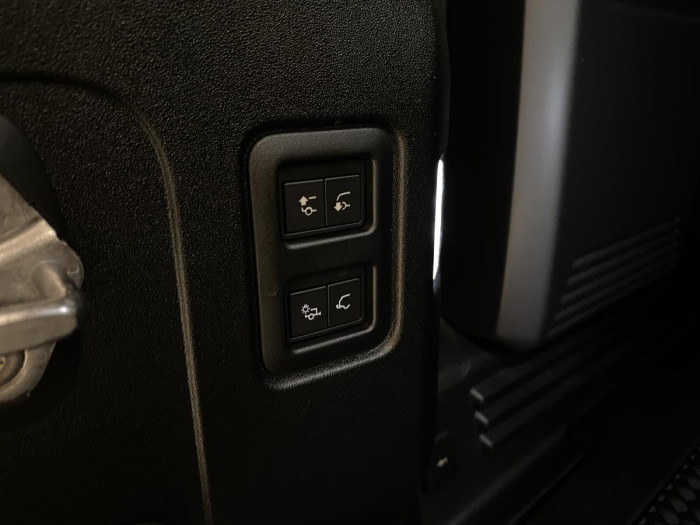 Land Rover Defender 110 V8 P525 AWD AUT REZERVACE 5.0 V8