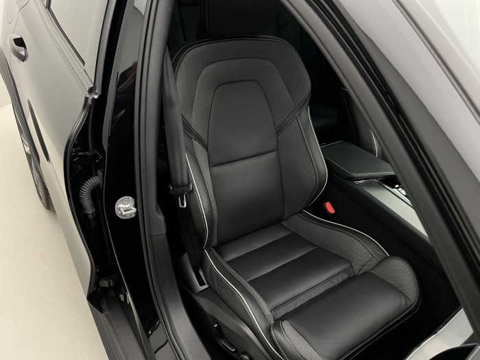 Volvo V60 CROSS COUNTRY B5 AWD Ultimate