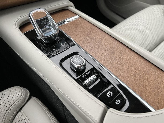 Volvo XC90 B5 AWD INSCRIPTION AUT CZ