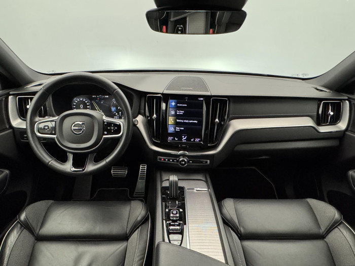 Volvo XC60 B5 AWD R-DESIGN AUT