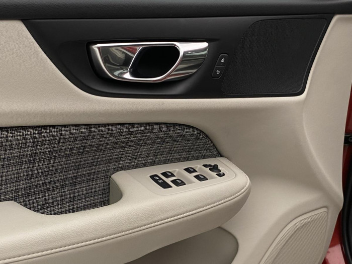 Volvo V60 D4 MOMENTUM CZ REZERVACE 2.0 d Momentum