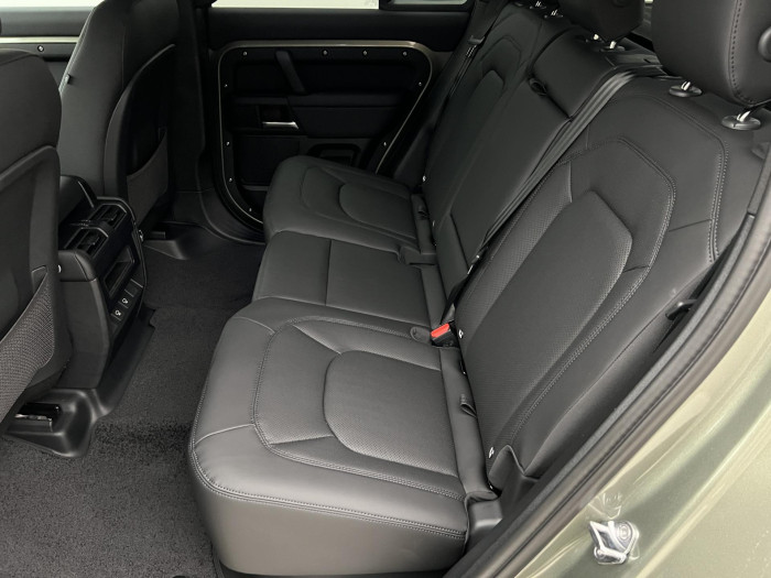 Land Rover Defender 110 D300 X-DYNAMIC SE AWD Aut 3.0 d Dynamic SE