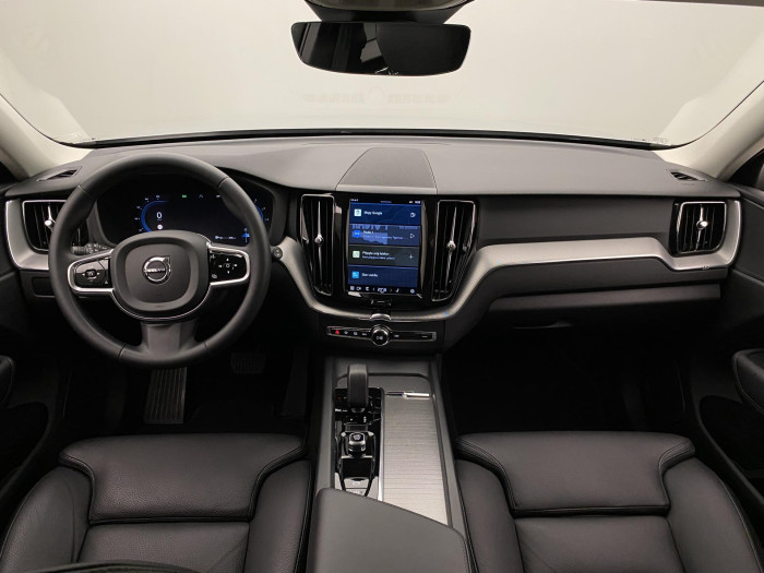 Volvo XC60 B4 AWD PLUS DARK AUT CZ 1.maj