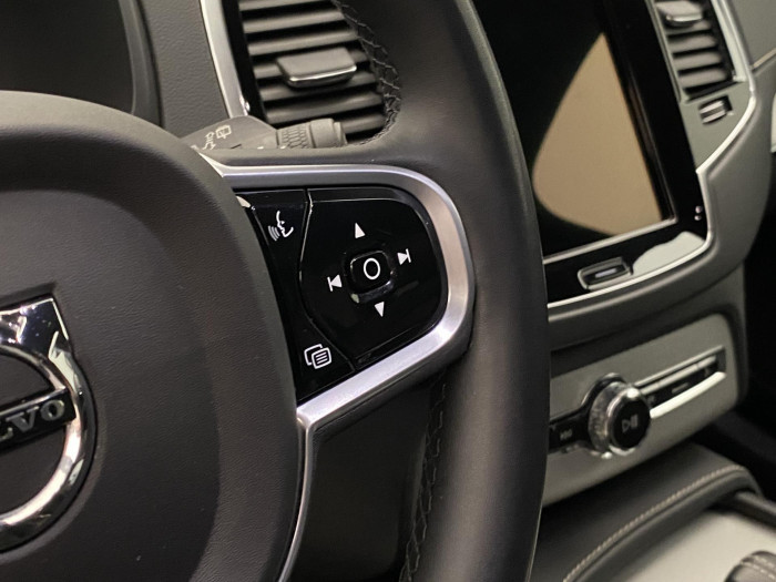Volvo XC90 B5 AWD R-DESIGN AUT REZERVACE