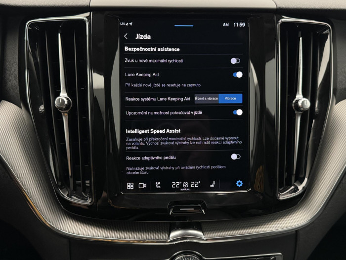 Volvo XC60 B4 AWD PLUS DARK AUT 1. maj