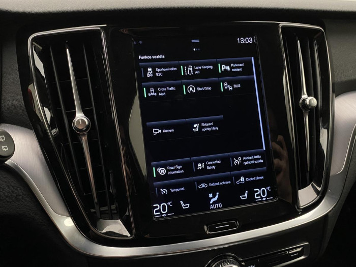 Volvo V60 B4 MOMENTUM AUT REZERVACE 2.0 Momentum