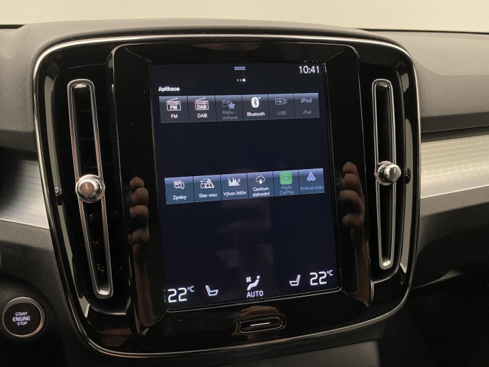 Volvo XC40 B4 MOMENTUM AUT REZERVACE 2.0 Momentum