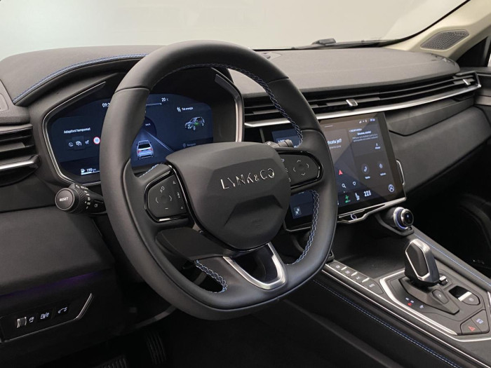 Lynk & Co 01 PHEV DCT AUT 1.maj