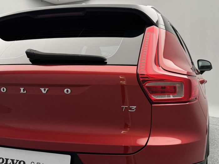 Volvo XC40 T3 MOMENTUM CZ 1. maj. 1.5 Momentum