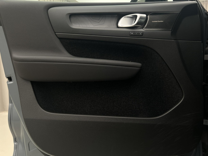 Volvo C40 RECHARGE TWIN MOTOR 1.maj.