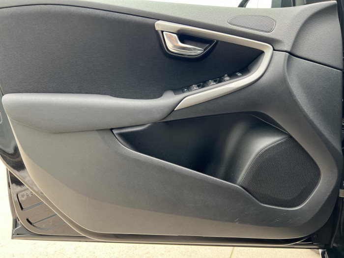 Volvo V40 D2 NAVIGACE 1.maj. 2.0 d