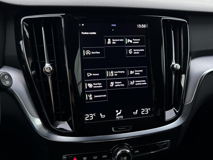 Volvo V60 D3 MOMENTUM 1.maj. 2.0 d Momentum