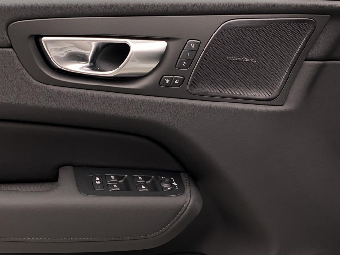 Volvo XC60 B5 AWD AUT DARK PLUS