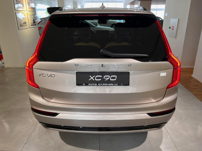 Volvo XC90 T8 AWD AUT  PLUS 7-míst 2.0 Plus