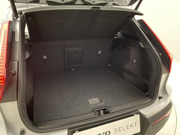 Volvo XC40 T5 TWIN ENGINE AUT REZERVACE