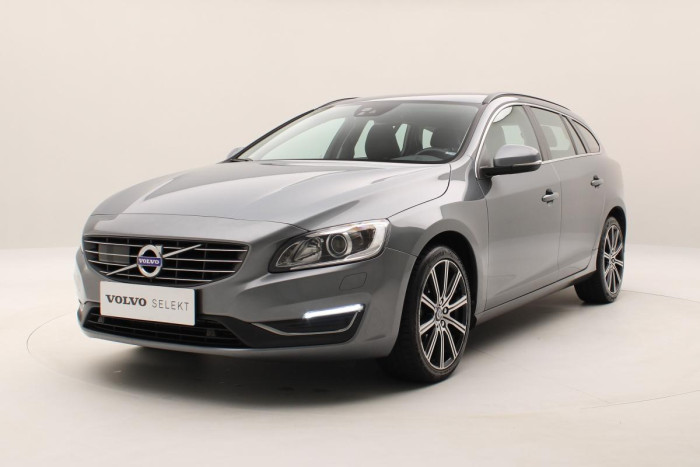 Volvo V60 D4 AWD MOMENTUM REZERVACE 2.4 d Momentum