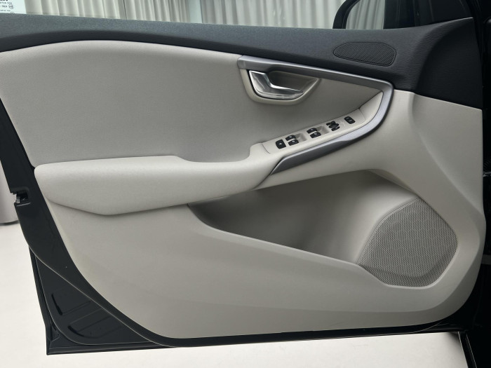 Volvo V40 D3 MOMENTUM CZ 2.0 d Momentum