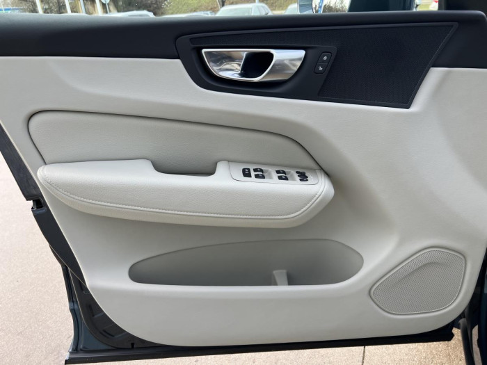 Volvo XC60 B4 MOMENTUM Aut 1.maj. 2.0 Momentum