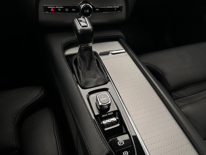 Volvo XC90 D5 AWD INSCRIPTION 7MÍSTNÁ AUT 2.0 d