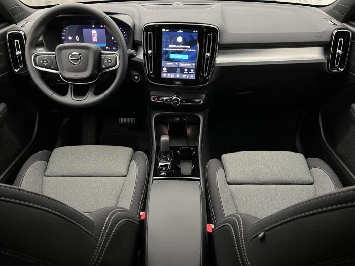 Volvo XC40 B3 AUT DARK PLUS