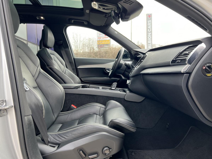 Volvo XC90 T8 AWD R-DESIGN Aut REZERVACE