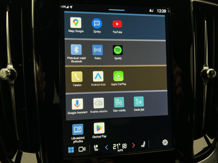 Volvo V60 B4 PLUS DARK AUT 1.maj.