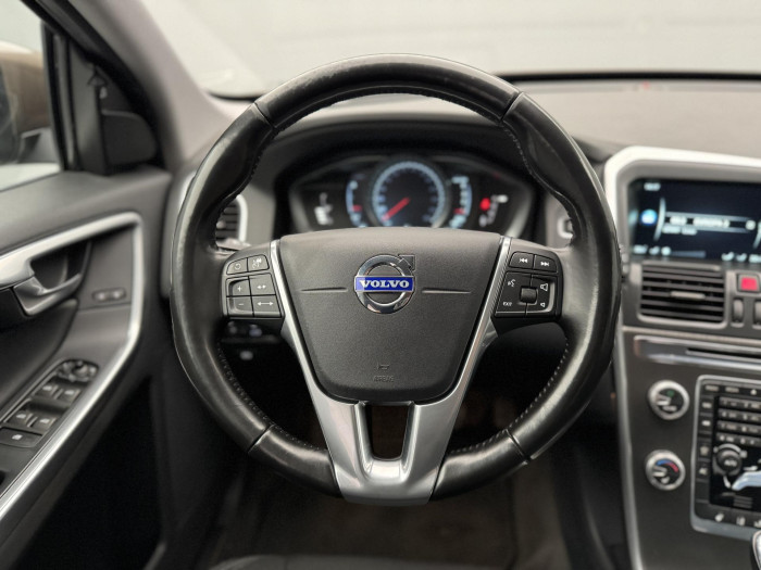 Volvo XC60 D4 MOMENTUM AUT CZ 2.4 d Momentum