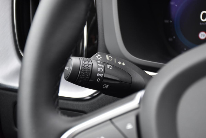 Volvo XC60 B4 AWD MOMENTUM REZERVACE 2.0 Momentum