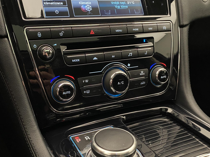 Jaguar XJ 3.0 V6D AUT 3.0 d