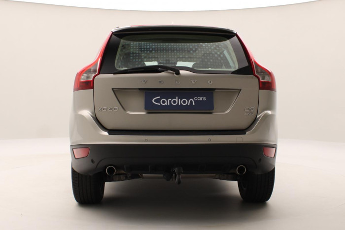 Volvo XC60 D5 AWD MOMENTUM AUT REZERVACE 2.4 d Momentum