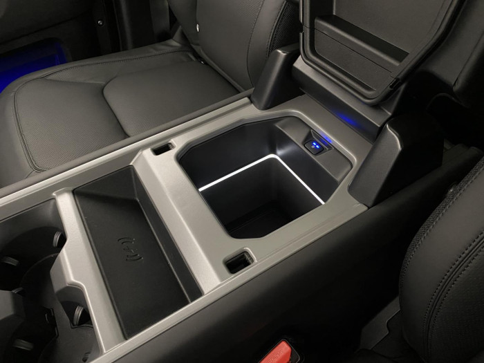 Land Rover Defender 110 D300 SEDONA REZERVACE 3.0 d